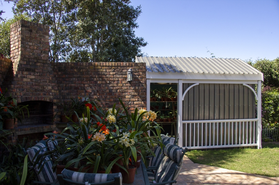 5 Bedroom Property for Sale in Kleinemonde Eastern Cape